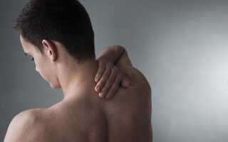 Без движения. Ортопед перечислил опасные симптомы травмы плеча